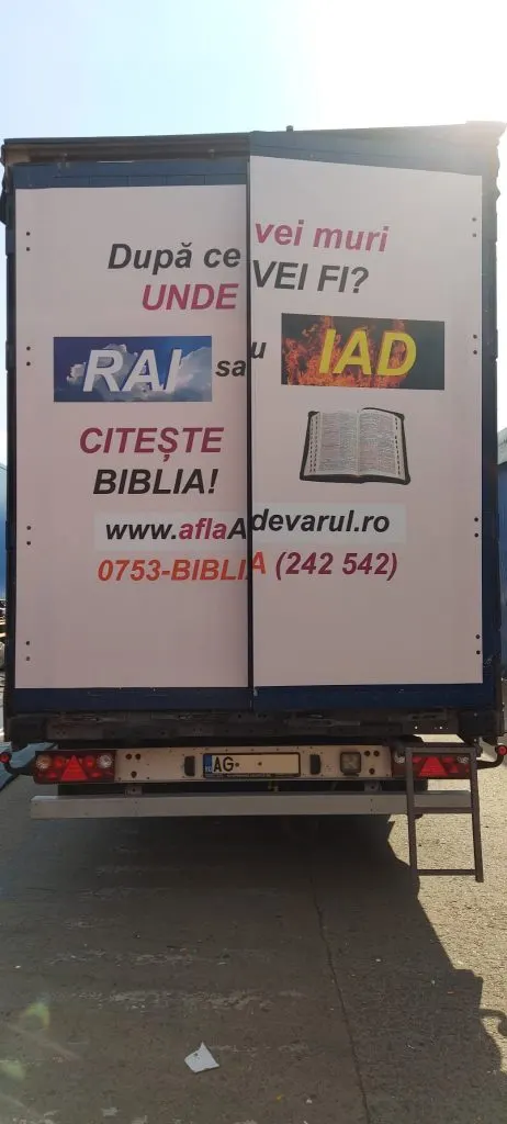 Afiș publicitar pe autocamion
